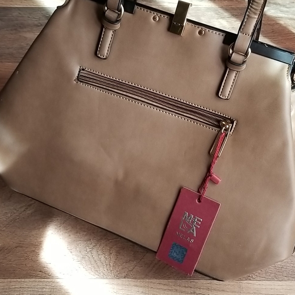 Tan purse - Picture 3 of 3